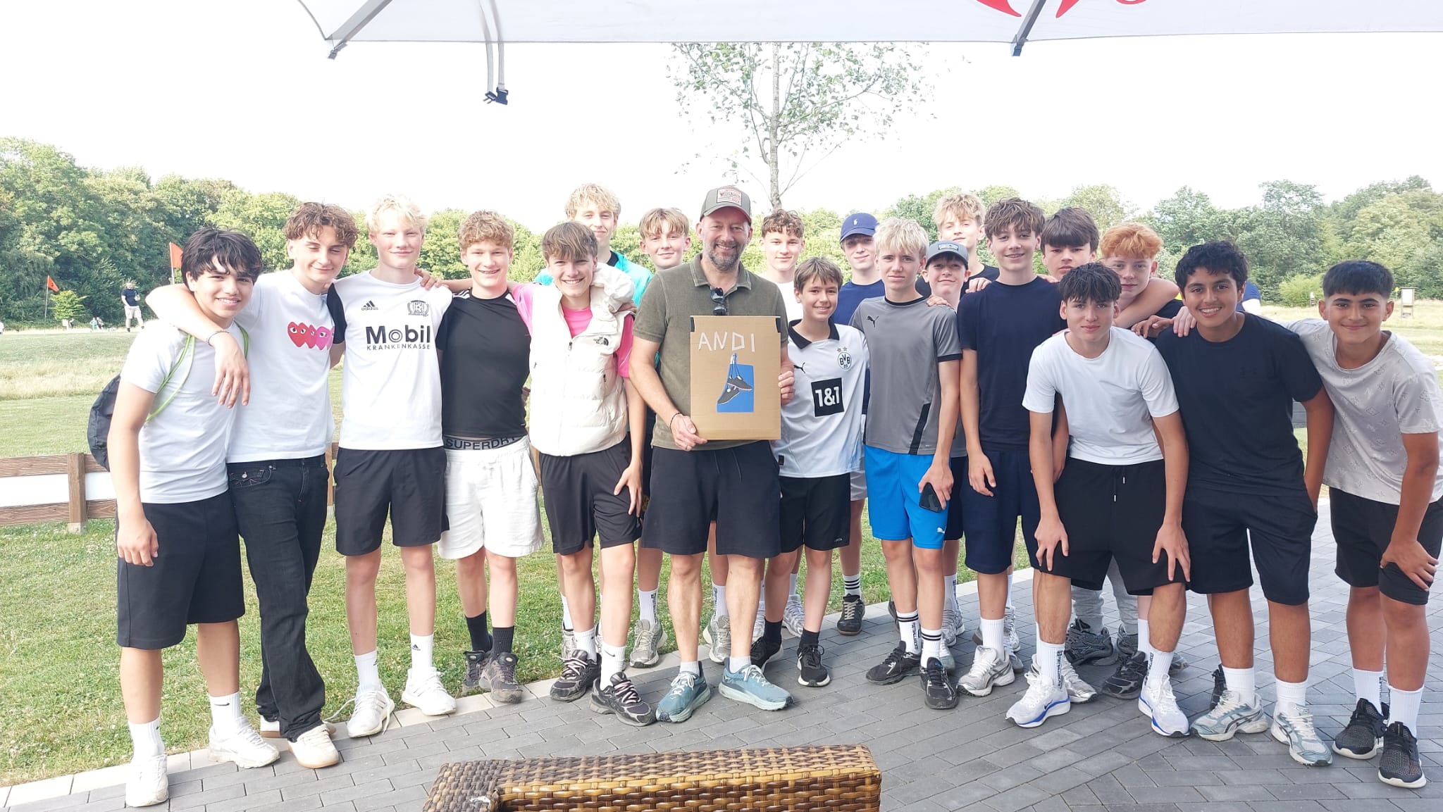 C1 feiert Saisonabschluss beim Fußballgolf